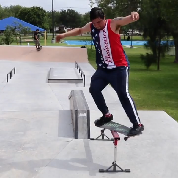 Raised Bar for Skateboard Park Board Slide