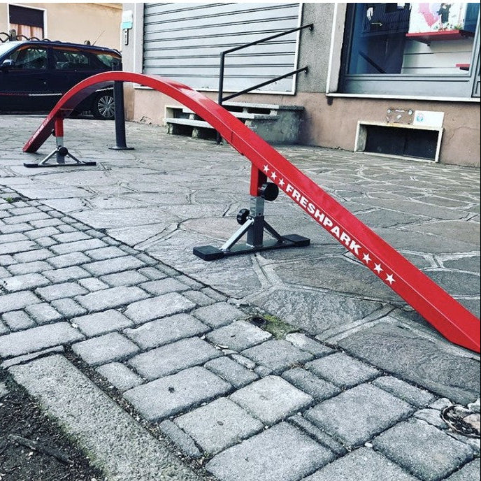 Freshpark Ultimate Grind Rail on hard ground